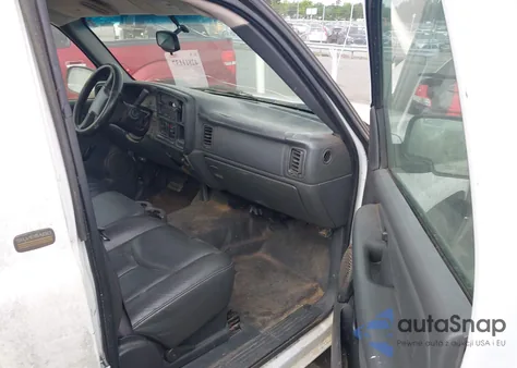 2005 Chevrolet Silverado 1500 Work Truck z USA, uszkodzony, nr VIN 1GCEC14X45Z145572